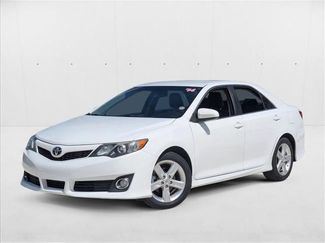 Used 2014 Toyota Camry SE image 1