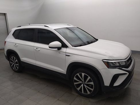 Used 2022 Volkswagen Taos SE FWD image 11