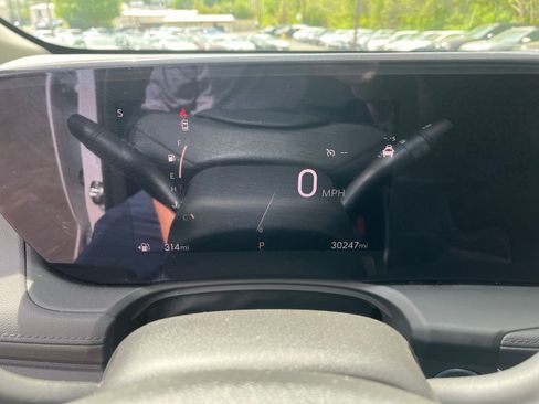 Used 2025 Buick Encore GX Preferred image 35