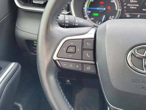 Used 2021 Toyota Highlander XLE FWD image 14