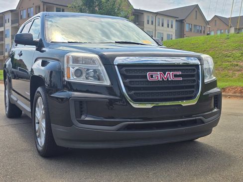 Used 2017 GMC Terrain SLE FWD image 32