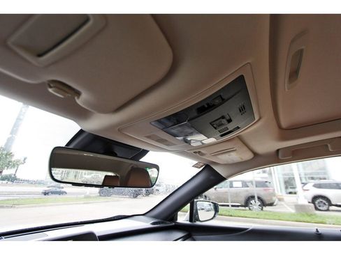 Used 2022 Lexus UX 200 w/ Premium Package image 18