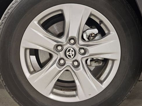 Used 2023 Toyota RAV4 XLE w/ Convenience Package image 11