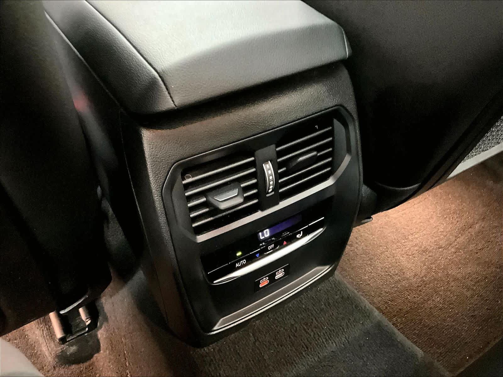 Used 2023 BMW 330i Sedan w/ M Sport Package RWD image 38
