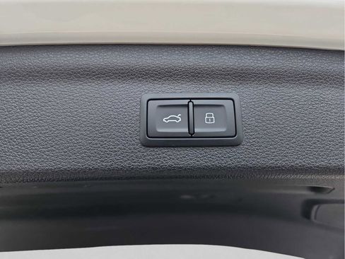 Used 2023 Audi Q3 2.0T Premium Plus image 34