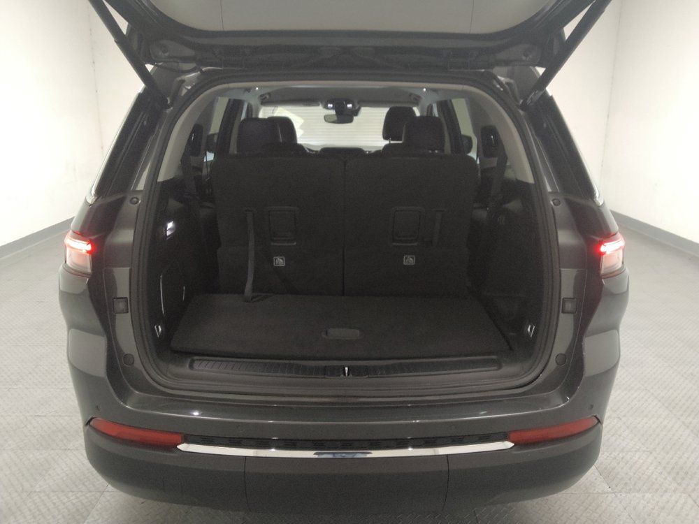 Used 2022 Jeep Grand Cherokee L Limited RWD image 29