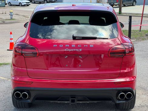 Used 2017 Porsche Cayenne S AWD/4WD image 5