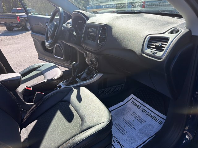 Used 2019 Jeep Compass Latitude w/ Popular Equipment Group AWD/4WD image 18