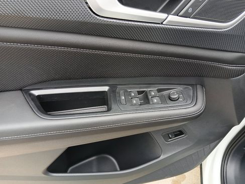 New 2026 Volkswagen Atlas Cross Sport SEL R-Line AWD/4WD image 10