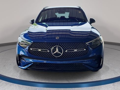 Used 2024 Mercedes-Benz GLC 300 4MATIC image 2