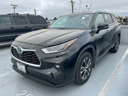 Used 2021 Toyota Highlander XLE