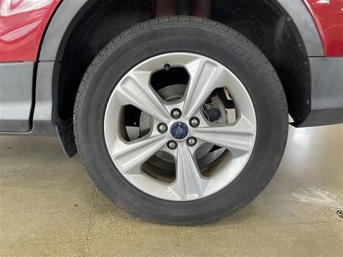 Used 2015 Ford Escape SE image 32