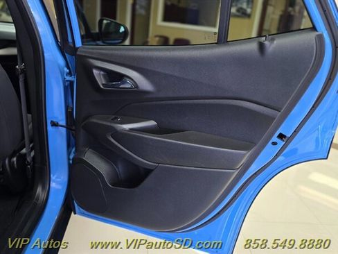Used 2024 Chevrolet Trax RS w/ Sunroof Package FWD image 13