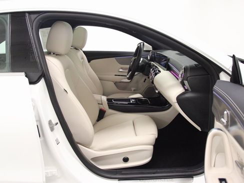 Certified 2025 Mercedes-Benz CLA 250 4MATIC image 21