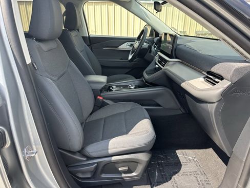 Used 2025 Ford Explorer Active image 14