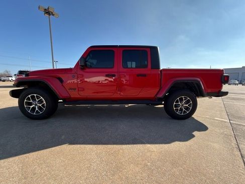 New 2024 Jeep Gladiator Sport image 10