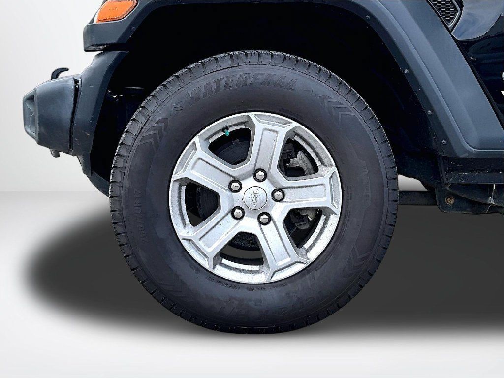 Used 2018 Jeep Wrangler Unlimited Sport S AWD/4WD image 9