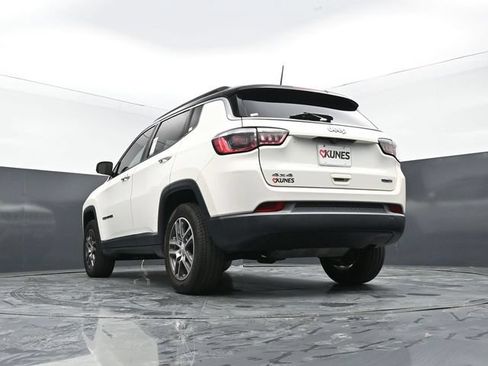 Used 2018 Jeep Compass Latitude w/ Cold Weather Group AWD/4WD image 53