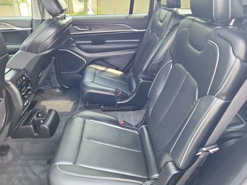 Used 2021 Jeep Grand Cherokee L Limited AWD/4WD image 15