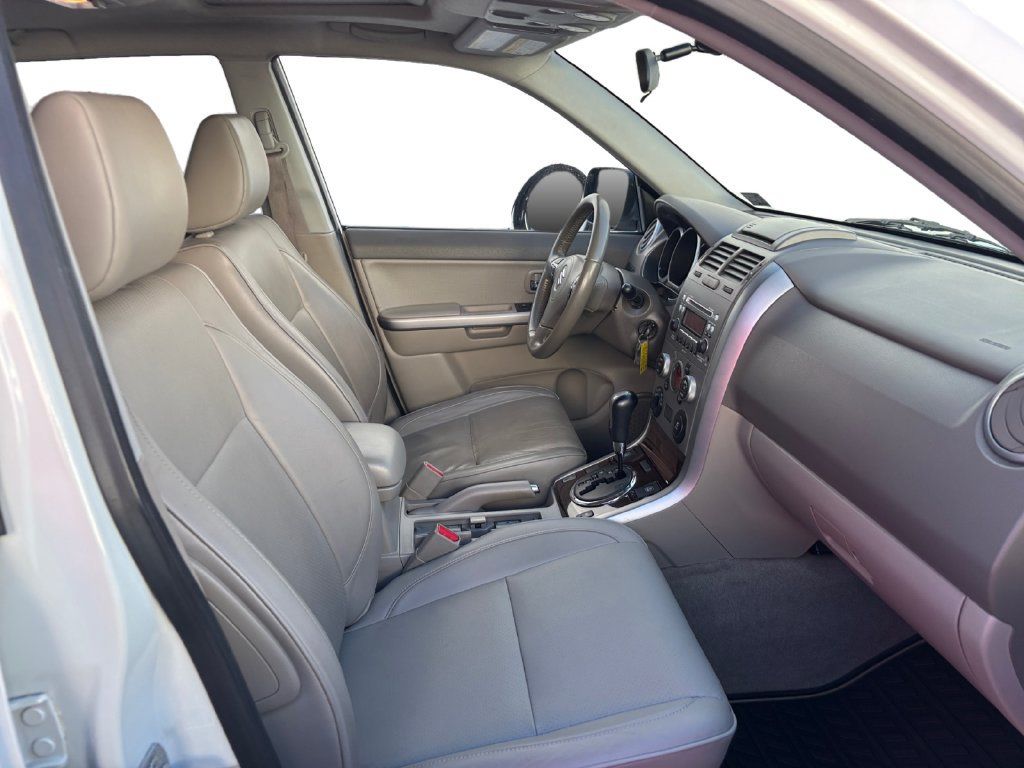 Used 2012 Suzuki Grand Vitara Limited AWD/4WD image 15