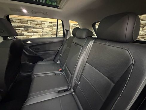 Used 2020 Volkswagen Tiguan SEL image 30