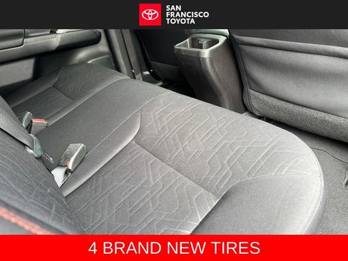 Used 2016 Toyota Tacoma TRD Off-Road AWD/4WD image 15
