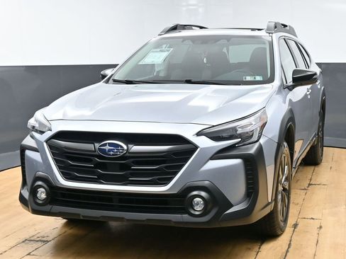 Used 2025 Subaru Outback Onyx Edition image 4