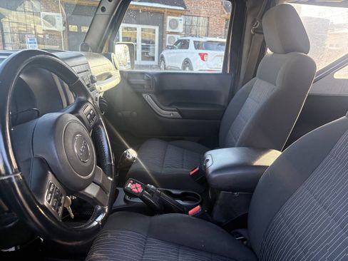 Used 2012 Jeep Wrangler Sport w/ Connectivity Group image 15