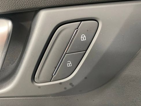 Certified 2026 Buick Enclave Sport Touring AWD/4WD image 30