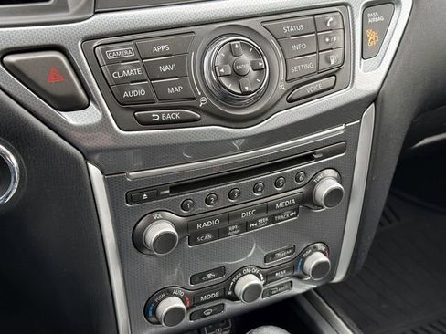 Used 2019 Nissan Pathfinder SL image 26