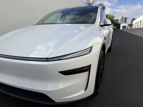 Used 2026 Tesla Model Y Long Range RWD image 5