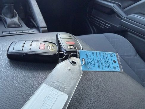 Used 2025 Toyota Tacoma SR image 31