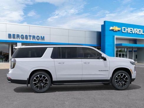 New 2026 Chevrolet Suburban RST image 5