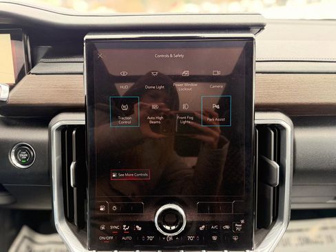 Used 2025 GMC Acadia Denali image 25