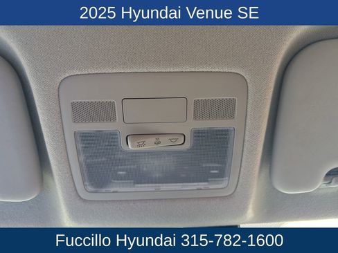 Certified 2025 Hyundai Venue SE image 21
