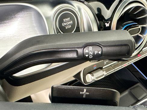 New 2025 Mercedes-Benz GLB 250 4MATIC image 17