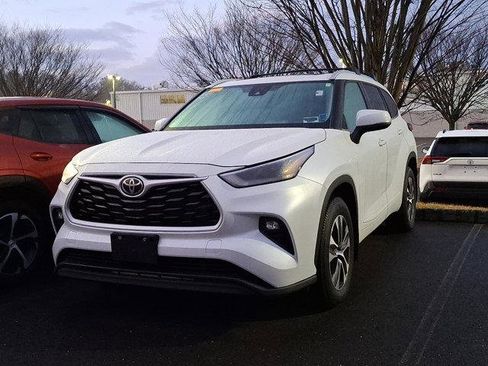 Certified 2023 Toyota Highlander XLE image 5