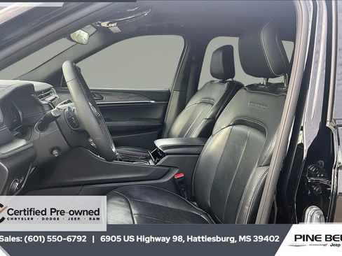 Used 2023 Jeep Grand Cherokee Overland image 18