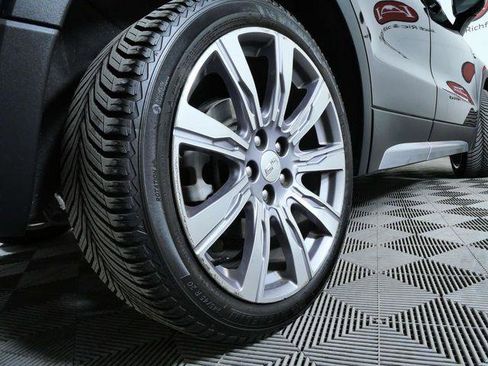 Used 2021 Cadillac XT4 Premium Luxury w/ Enhanced Visibility Package AWD/4WD image 9