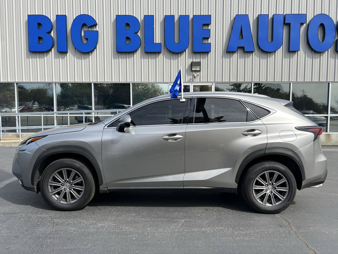 Used 2016 Lexus NX 200t FWD image 2