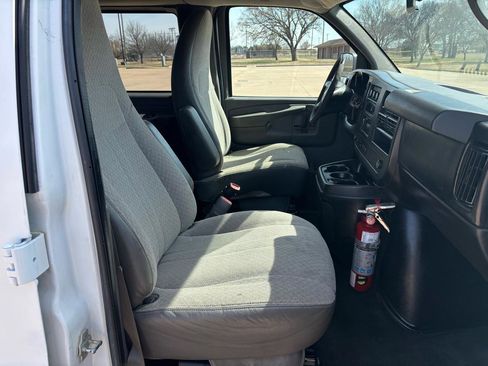 Used 2014 Chevrolet Express 3500 LT w/ LT Preferred Equipment Group image 8