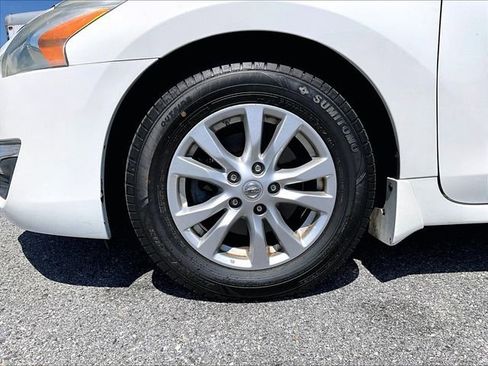 Used 2014 Nissan Altima 2.5 S w/ Sport Value Package FWD image 7