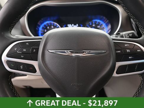 Used 2023 Chrysler Voyager LX FWD image 30