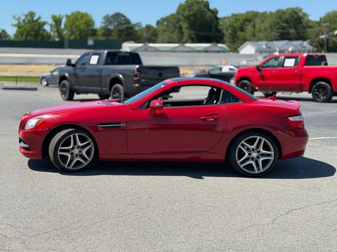 Used 2015 Mercedes-Benz SLK 250 image 4
