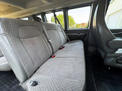 Used 2016 Chevrolet Express 3500 LS RWD image 23