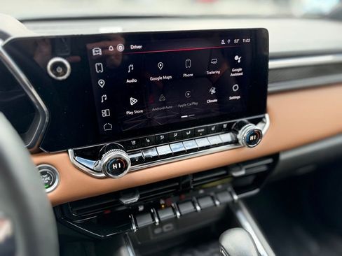 Used 2023 GMC Canyon AT4 w/ AT4 Premium Package image 17