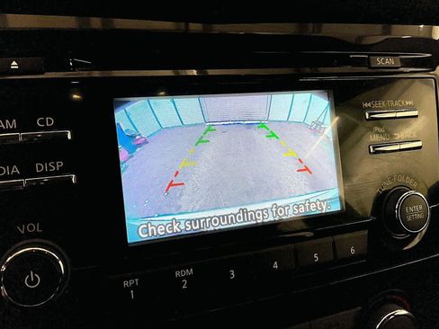 Used 2014 Nissan Rogue S image 21