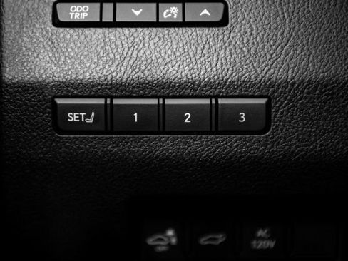 Used 2025 Lexus GX 550 AWD/4WD image 34