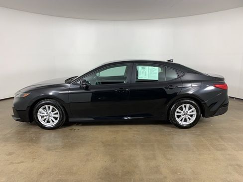 Used 2025 Toyota Camry LE image 16
