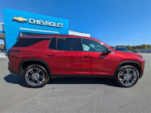 New 2026 Chevrolet Traverse LT w/ Enhanced Driving Package image 3